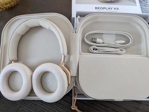 Bang & Olufsen Beoplay HX noise-cancelling headphones (gold/sand) - Picture 1 of 2