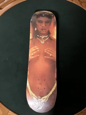 Supreme New York x Nan Goldin - Kim en pedrería tabla de skate - SS18 NUEVO Foto 1 de 3