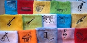 Embroidered music design face flannel ,personalised with name, £3.50 inc p&p - Picture 1 of 2