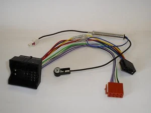 Kit de Câbles Iso Et Antenne Active Citroen C2 C3 C4 Jumpy Berlingo Peugeot 207 - Picture 1 of 1