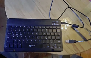 Iclever kabellose Bluetooth Tastatur bk04 ultraslim QWERTZ Hintergrundbeleuchtun - Bild 1 von 3