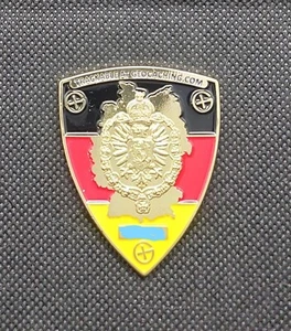 Geocaching Caching Around The World Germany Gold LE100 Geocoin VHTF UNACTIVATED - Picture 1 of 2