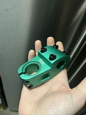 RARO VÁSTAGO TREYMONE GREEN SHADOW CONSPIRACY + AURICULARES Foto 1 de 2