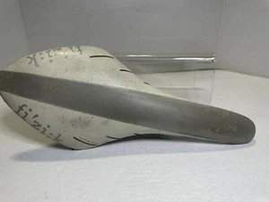 SADDLE - FISIK - ARIONE - R1 - W/ CARBON RAILS - Picture 1 of 12