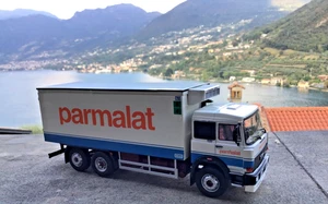Camion Vintage PARMALAT Iveco 190 anno 1981  Die Cast Model 1/43 - Foto 1 di 12