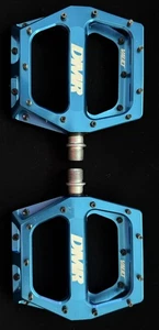 Dmr Vault Mountain bike Pedals Flat Platform Pins , Blue - Picture 1 of 5