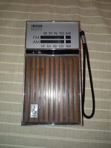 Vintage Emerson model 31P64 Portable AM FM 9V Battery Radio, Tested & Working! - Picture 1 of 5