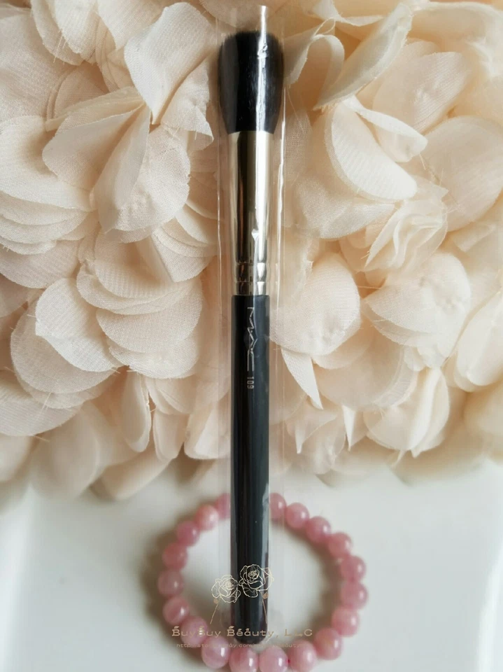 Cepillo de contorno pequeño Mac 109 nuevo descatalogado Foto 1 de 1