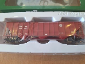 HO Bowser 100 ton Hopper BNSF Circle Cross #616657 NEW Old Stock Item #42869 - Picture 1 of 3