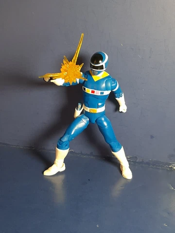 Hasbro Power Rangers in Space Lightning Collection Blue Ranger Cover