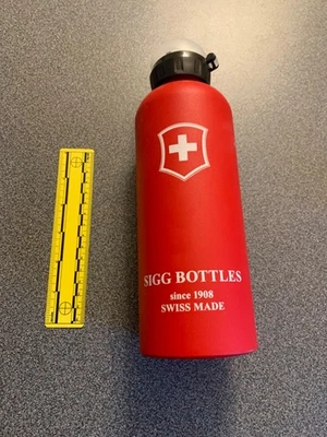 Botellas rojas SIGG - Hecho en Suiza - 1 L - En muy buen estado - Top deportivo - Hecho en Suiza Foto 1 de 4