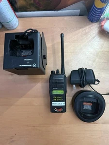 MOTOROLA HT1250 VHF 136-174MHz Police Fire EMS Two-Way Radio AAH25KDF9AA5AN - Picture 1 of 8