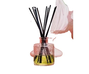 Voluspa Santal Vanille Duft Schilf Diffusor 3,4 Oz. Französischer Bourbon Vanille Oud - Bild 1 von 7