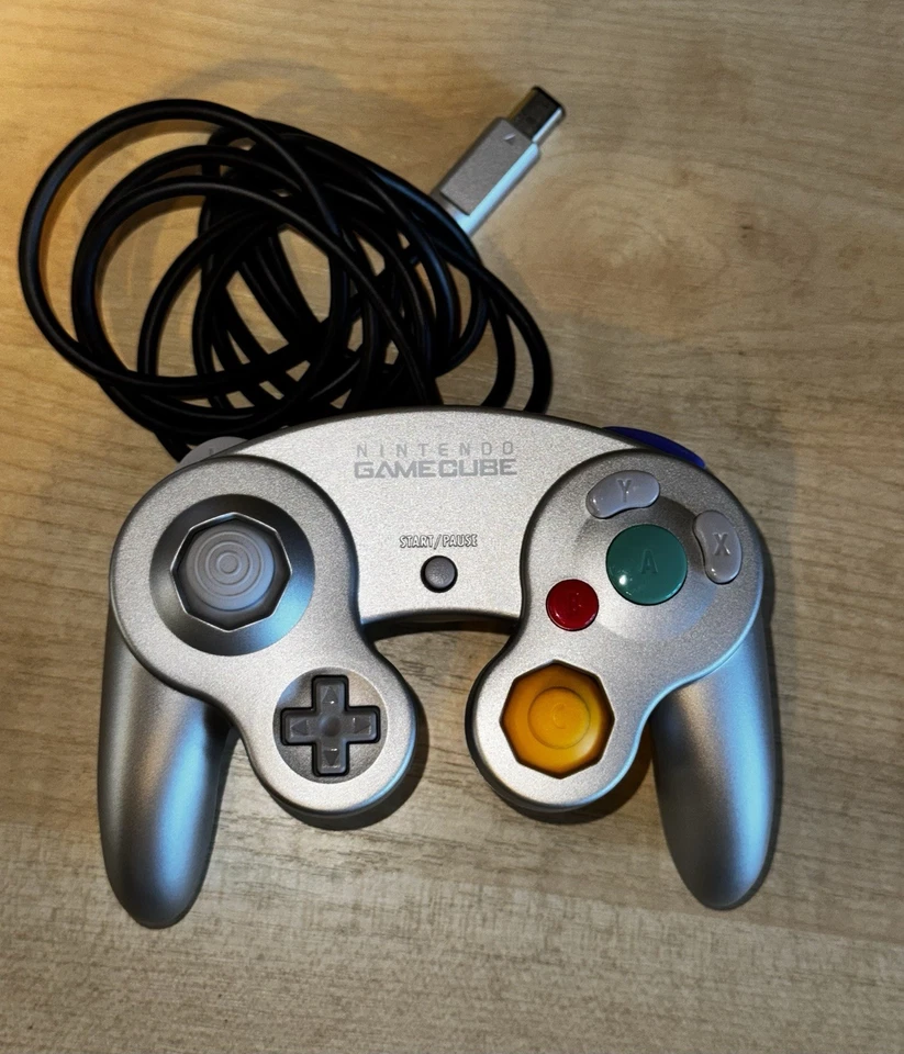 Official Nintendo Gamecube Controller Silver / Platinum Tested & Working - Image 1 of 2