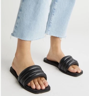 Sandalias para mujer Havaianas You Milan nuevas sin caja. Talla 37-38. Precio de venta sugerido por el fabricante $62  Foto 1 de 4