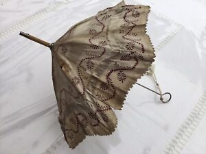 Ancienne ombrelle  en Soie XIXe de Poupée Ancienne .