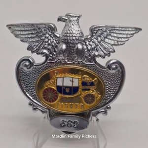 Vintage GM Fisher Körper Mitarbeiter Abzeichen #669 Trainer Wappen Adler Emblem fehlende Mutter - Bild 1 von 10