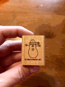 Stampin Up 1994! Sello LINDO PEQUEÑO MUÑECO DE NIEVE Bufanda Botones Invierno Nieve - Imagen 1 de 2