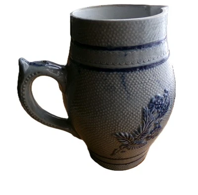 Antigua jarra de cerámica WHITE'S UTICA PROSIT #2 azul cobalto con diseño de alto relieve Foto 1 de 4