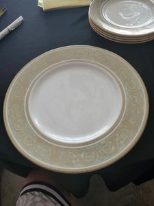 Vintage Royal Doulton English Renaissance Lot of 1 Dinner Plate 10.5” H4972 Gold - Picture 1 of 11
