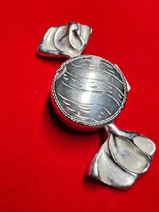 Caja de pastillas vintage de plata esterlina Sweetie Candy Wrapper - 925 - Imagen 1 de 24