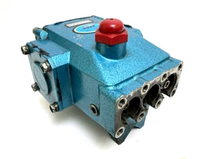 CAT Pumps 3CP1140CS3 Single Shaft Plunger Pump 1725 RPM 2200 PSI 3.6 FAST SHIP! - Picture 1 of 10