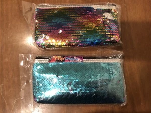 Estuches para lápices con lentejuelas abatibles dos nuevos con etiquetas azul púrpura arco iris plateado - Imagen 1 de 4