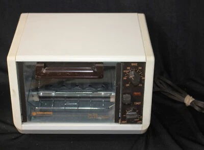 Black & Decker BI-TRO10 Under Cabinet 2-Slice Half Size Toaster Toast-R-Oven - Image 1 of 4