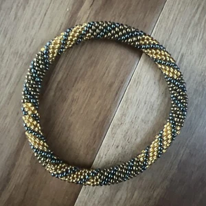 1 SET - Bracelet- Made in NEPAL - 100% Handmade seed beaded Bangle Gift - Picture 1 of 3