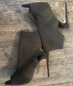 Olivia Ferragamo Black Faux Leather Ankle Straps 5.25" Platform Heels 8.5 - Picture 1 of 5