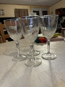 "Juego de 4 vasos de vino de cristal Diamant Cristal D'Arques Durand 6 3/4"" T" - Imagen 1 de 6