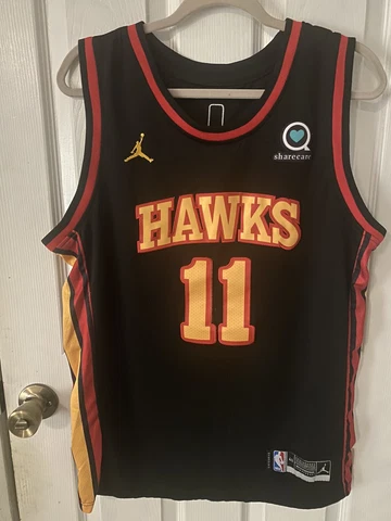 Trae Young Atlanta Hawks #11 Jersey Men's Large 48 Cover