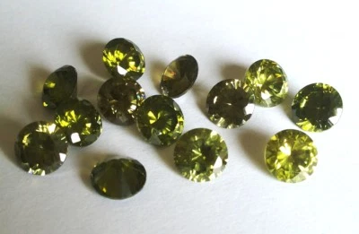 CZ Peridot Green Round 2mm 3mm 4mm 5 6 8 10mm AAA Loose Cubic Zirconia Gemstone - Image 1 of 3