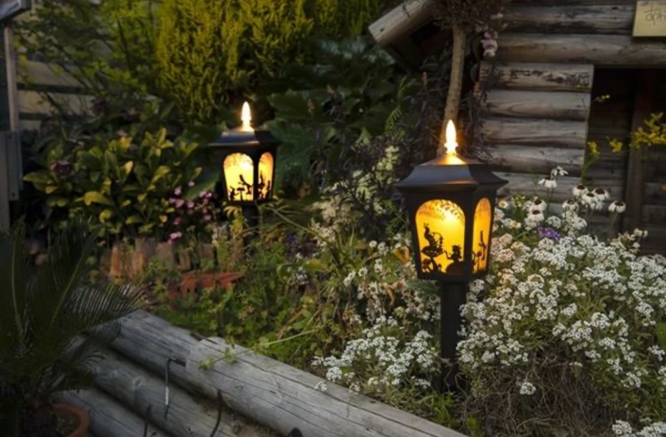 Alicia en el País de las Maravillas Luz Solar Lámpara Linterna Jardín Exterior LED Disney TA-L02 Foto 1 de 4