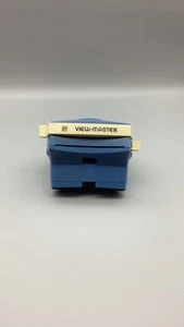 GAF View-Master Visualizzatore 3D Illuminato Blu Bianco Stereo Scope Contatto Batteria Rotto - Foto 1 di 7
