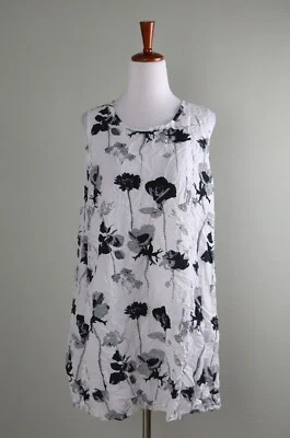 COMFY USA $119 Crinkle Black White Floral Casual Tunic Tank Top Size Small - Image 1 of 4