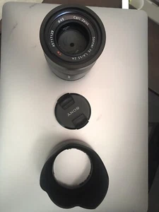 Sony Carl Zeiss Sonnar T* FE 55mm f/1.8 ZA Lens - Picture 1 of 2