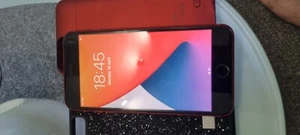 Apple iPhone 8 Plus - 64GB - RED (Unlocked) A1897 (GSM) - Afbeelding 1 van 11