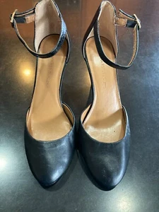 BANANA REPUBLIC WOMANS 8.5 BLACK LEATHER HEEL STRAP SHOE - Picture 1 of 5