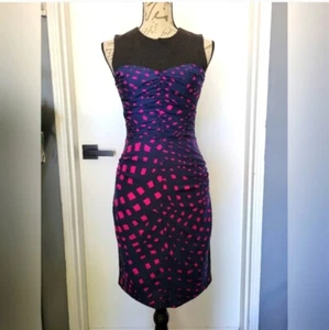 Flattering Trina Turk Silk Bodycon Shift Dress Size 0 - Picture 1 of 11