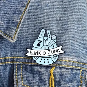 Star Wars Enamel Pin Badge Hunk O' Junk Millennium Falcon Movies Film art Gift - Picture 1 of 2
