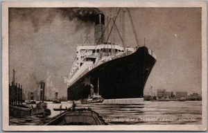 Postcard c1918 Cunard RMS Saxonia Leaving London by R.D. Shoesmith - Picture 1 of 2