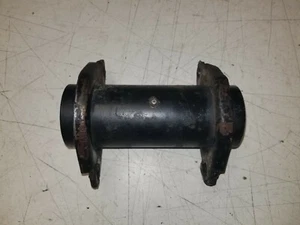 87 Polaris Trail Boss 250 Rear Bearing Carrier - Imagen 1 de 4