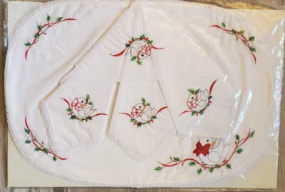 Vintage Christmas Linen Placemat & Napkin Set of 4 Embroidered Bird w/Holly NEW - Image 1 of 2