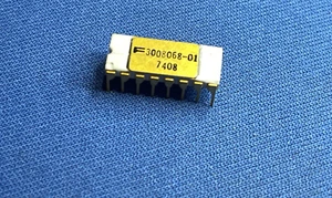 F3008068-01 FSC 16-PIN WHITE CERAMIC GOLD VINTAGE 1974 COLLECTIBLE QTY-1 - Picture 1 of 2