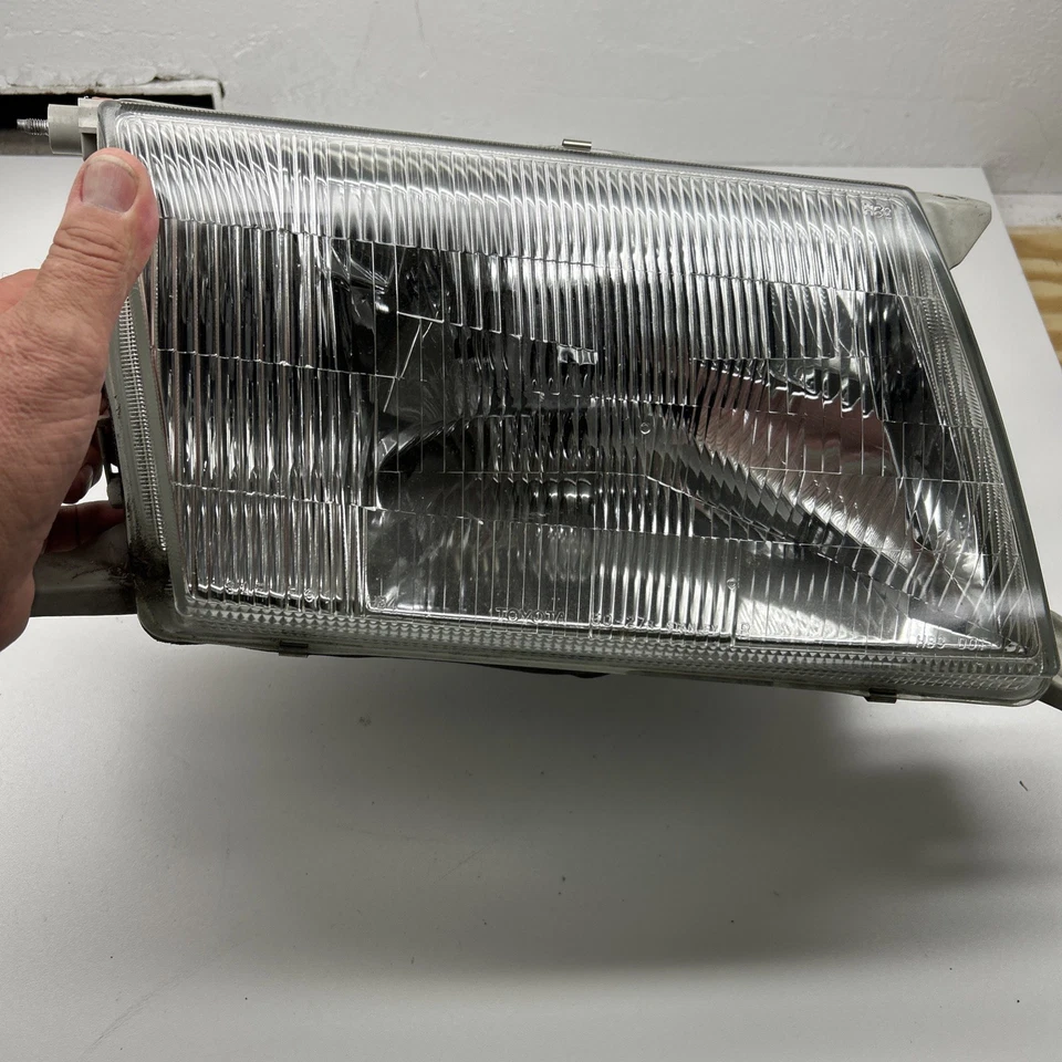 1995-1997 Lexus LS400 Right Passenger Headlight Head Light Lamp OEM LS 400 - Image 1 of 4