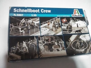 SCHENELLBOOT CREW ITALERI - Foto 1 di 6