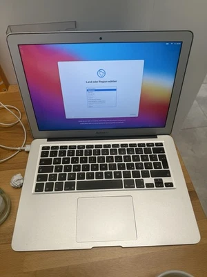 MacBook Air Mitte 2013 1,3 Ghz 4GB gute Funktion, aber Akku defekt - Bild 1 von 4