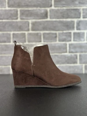 Botines de cuña Journee Collection para mujer marrón Mylee talla 7,5 M Foto 1 de 4