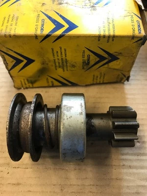 Classic Citroen DS 19 20 21 23  Starter motor pinion & clutch NOS Bendix 300204 - Image 1 of 2